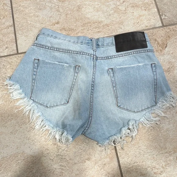 One Teaspoon Light Blue Frayed Jean Shorts Size 26 - Picture 4 of 6